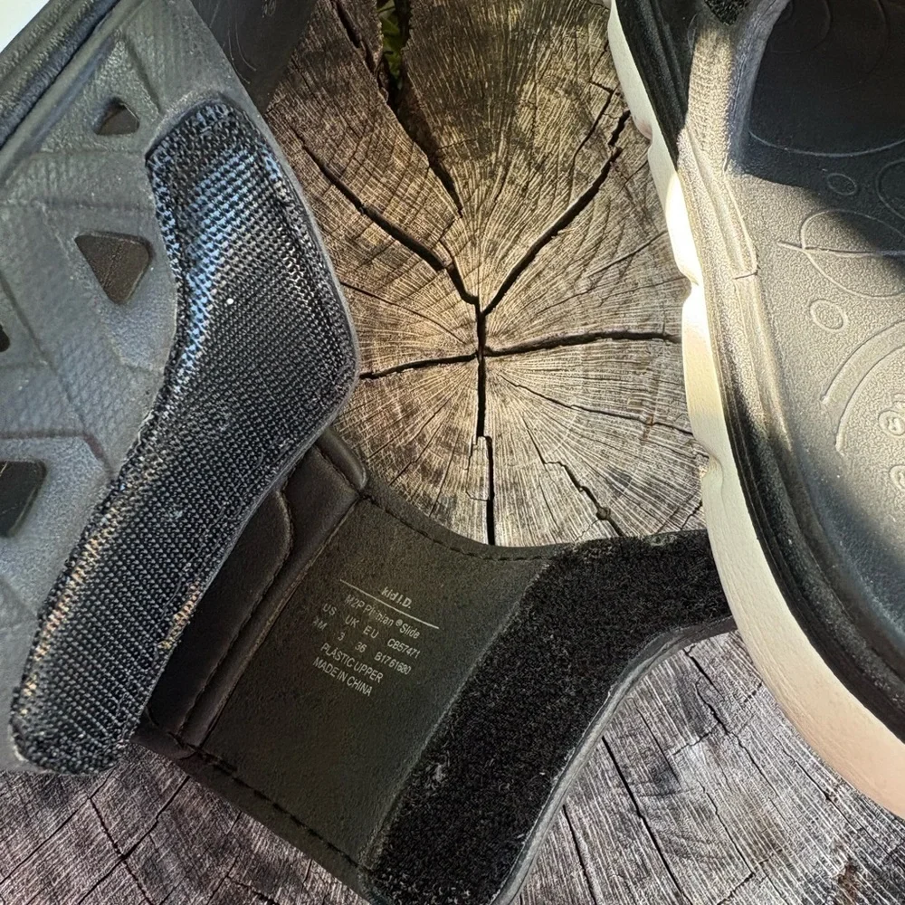 Stride Rite comfortable black